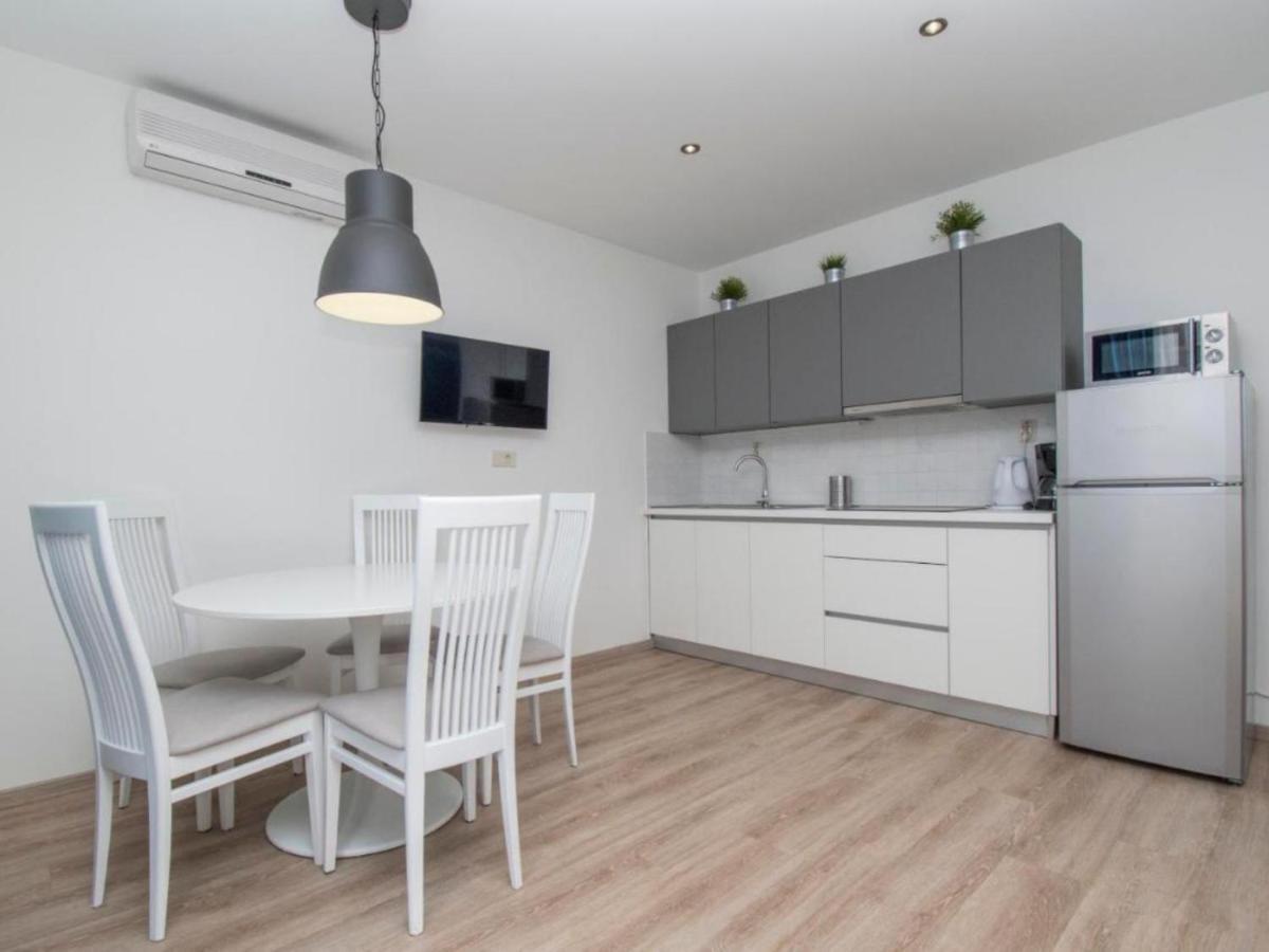 Apartments Antonio Tucepi Ngoại thất bức ảnh